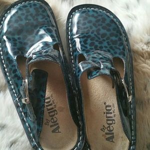 Alegria clogs